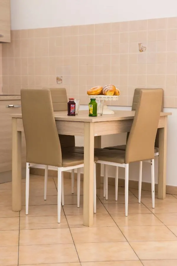 Airport House Apartment Naples
