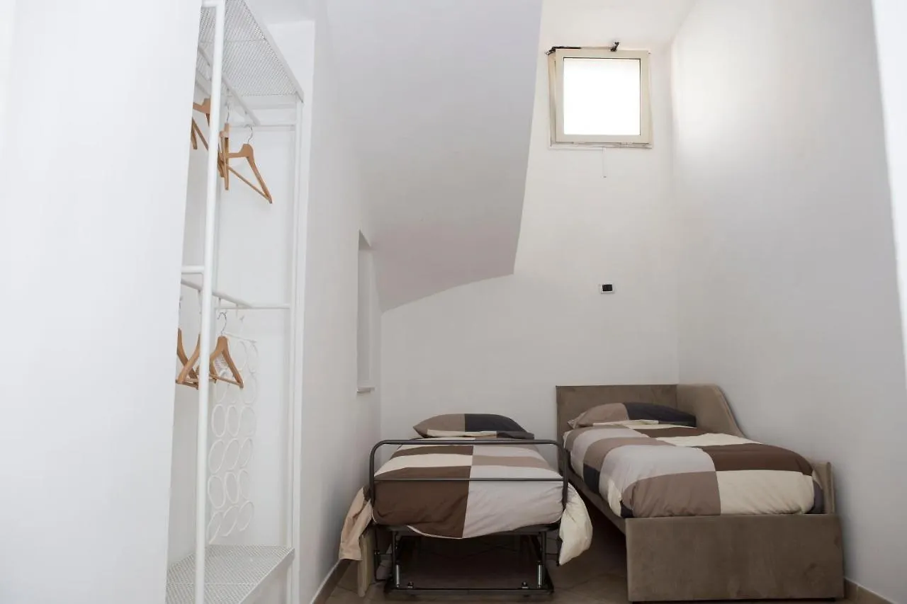 Airport House Apartment Naples Italy