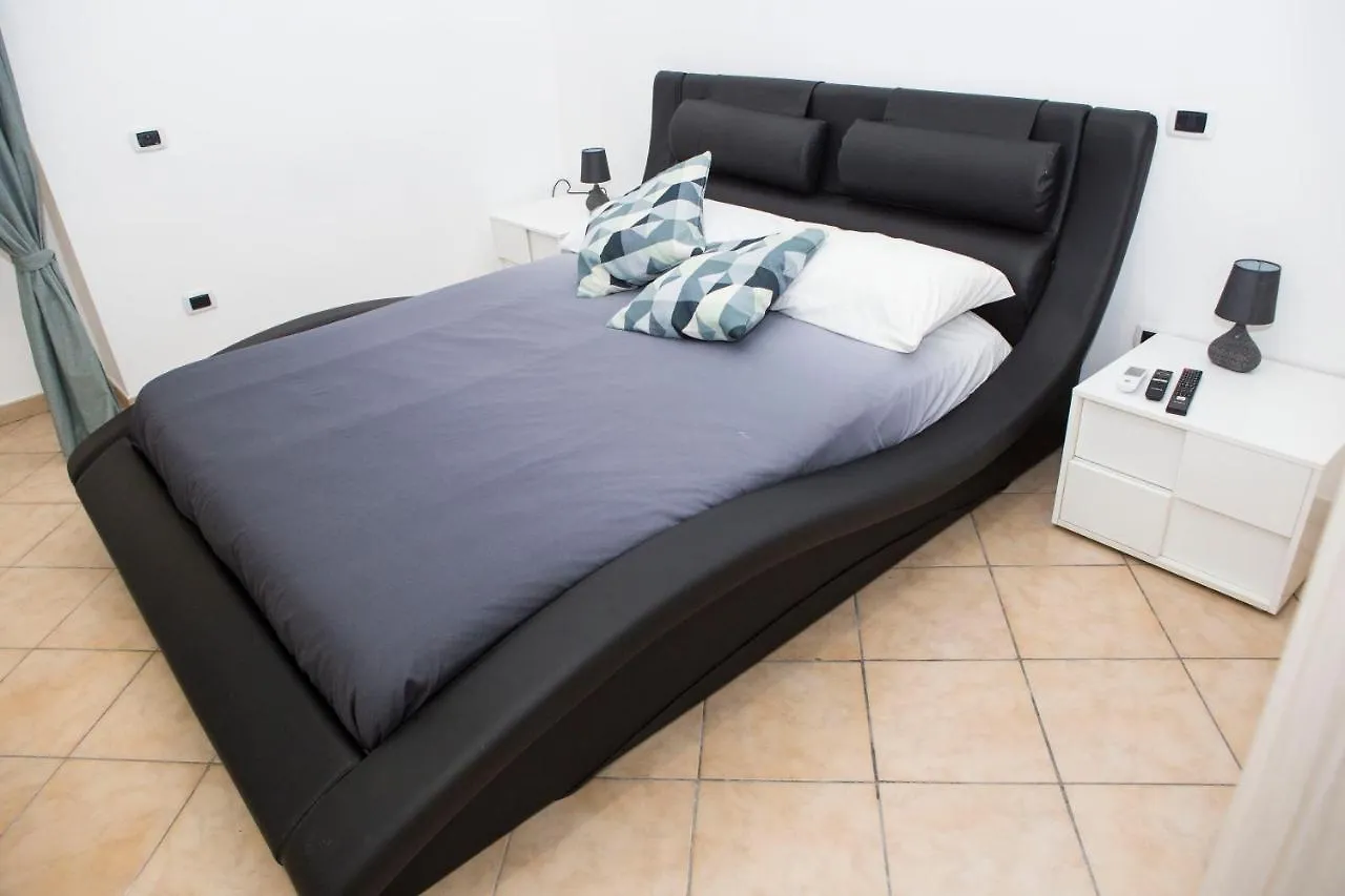 Airport House Apartment Naples 0*,